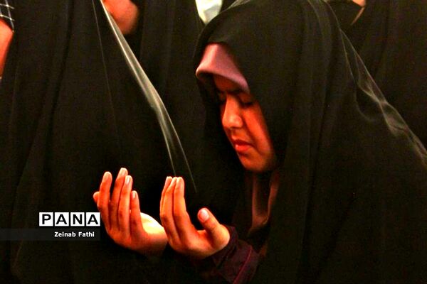 مراسم تشییع و خاکسپاری پیکر شهید گمنام در دبیرستان شاهد امام حسین(ع)