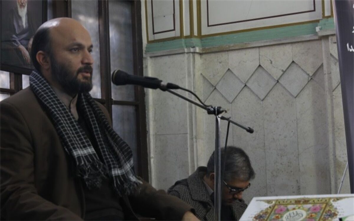 باید همانند حاج قاسم با تکیه بر جریان مردمی حرکت کنیم