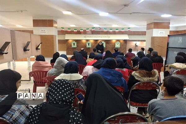 مسابقه تیراندازی با تفنگ بادی به‌مناسبت هفته بصیرت در شهرستان قدس