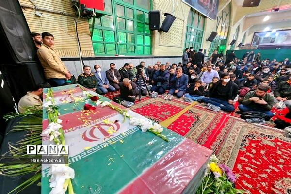 گرامیداشت شهدای گمنام تازه تفحص شده در ورامین