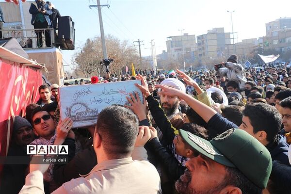 تشییع پیکر شهید گمنام ومراسم خاکسپاری در اردوگاه ثامن الحجج (ع)مشهد