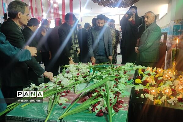 تشییع پیکر شهدای گمنام در اداره آموزش و پرورش شهرستان شهریار
