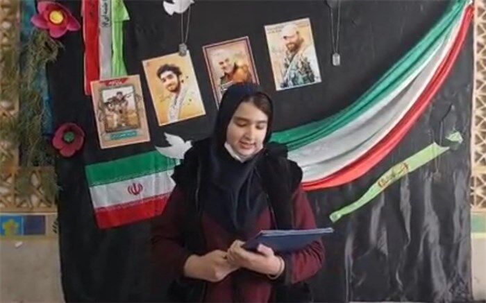 قرائت وصیت نامه حاج قاسم  توسط دانش‌آموزان دبیرستان آزاده رودهن/فیلم