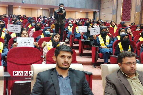 برگزاری ویژه برنامه شهادت سردار سلیمانی در مدرسه تمام تشکیلاتی سردار دل‌ها