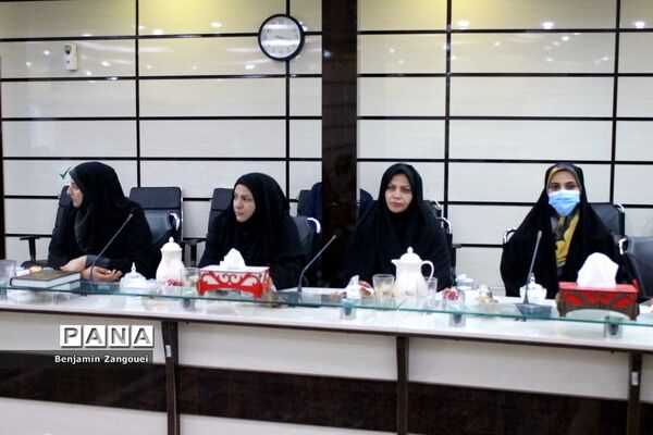 تجلیل از نفرات برگزیده جشنواره عهد کودکان دبستانی با حاج قاسم سلیمانی