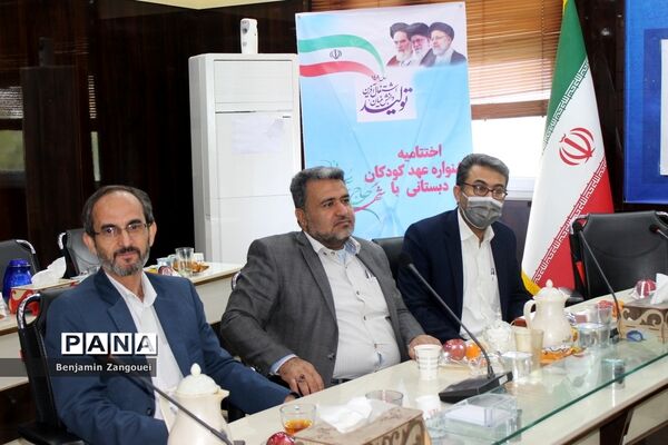 تجلیل از نفرات برگزیده جشنواره عهد کودکان دبستانی با حاج قاسم سلیمانی