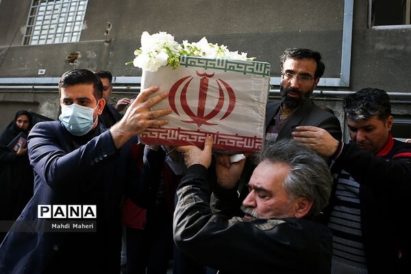 تشییع پیکر شهید گمنام در ساختمان علاقه‌مندان وزارت آموزش و پرورش