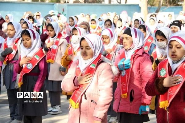 بازدید مدیرکل آموزش وپرورش از مدرسه تمام تشکیلاتی حضرت زینب(س) خاتم