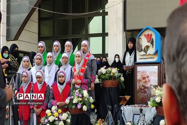 تجدید پیمان فرزندان حاج قاسم با شهدا در شیراز