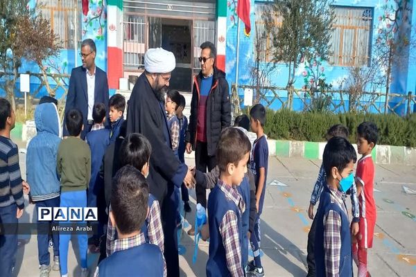 بازدید نماینده مجلس شورای اسلامی شهر ترشیز از مدارس کاشمر