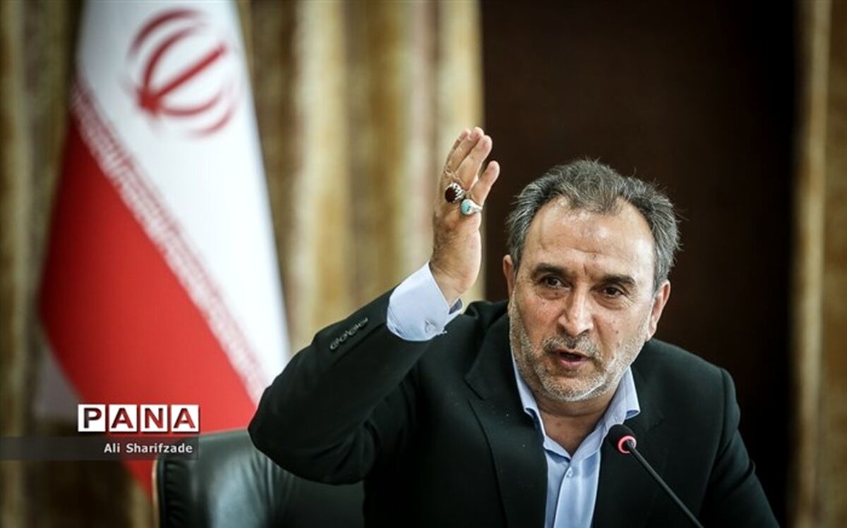 ضرورت مردمی‌سازی‌ و آموزش اجرای قانون اساسی در مدارس