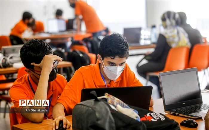 ثروت جامعه، داشتن نیروی انسانی متخصص است که تربیت آن از مدارس آغاز می‌شود