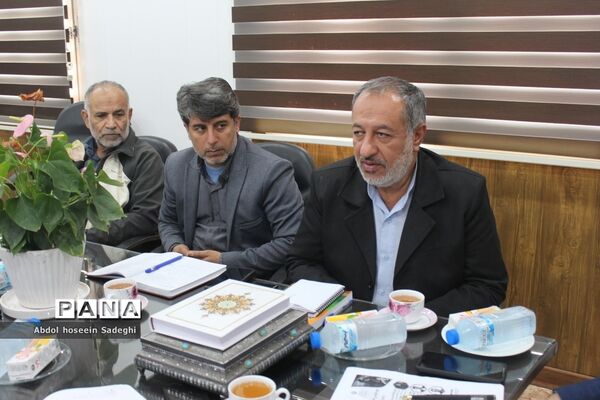 جلسه مدیران مدارس رویش انقلاب بوشهر