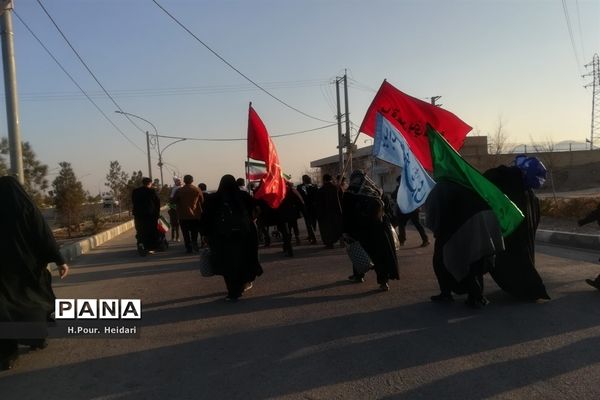 پیاده‌روی مردم قم در سالروز شهادت سردار سلیمانی