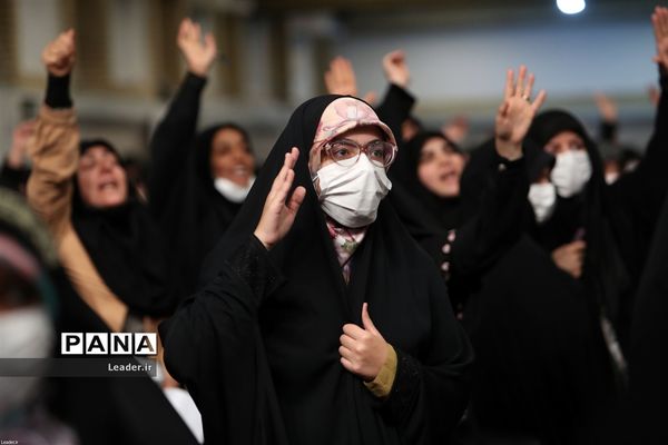 دیدار جمعی از بانوان فرهیخته کشور با رهبر انقلاب اسلامی