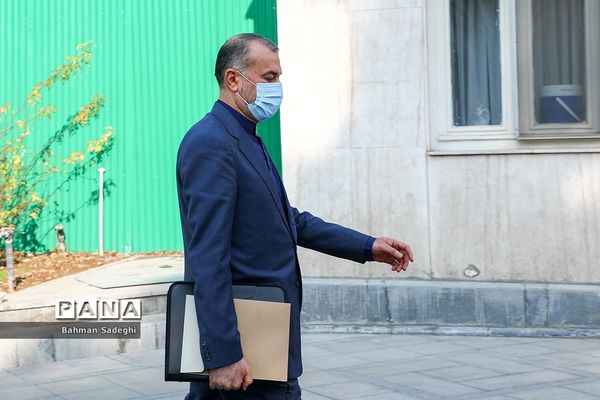 حاشیه جلسه هیات دولت -۱۴  دی