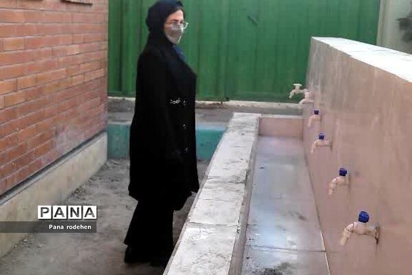 بازدید از پایگاه‌های بهداشت و تغذیه سالم مدارس رودهن