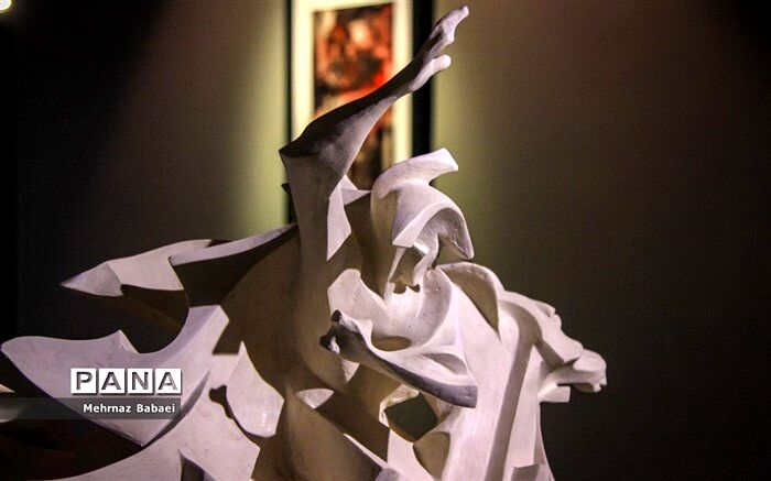 همراهی با جشنواره هنرهای تجسمی فجر نشانه هوشمندی هنرمندان است