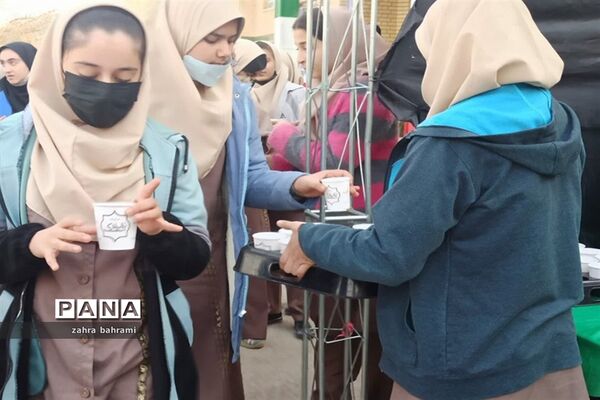 بزرگداشت سالروز شهادت سپهبد شهید حاج‌قاسم‌سلیمانی در دبیرستان داربر جهرمی ناحیه۳ شیراز