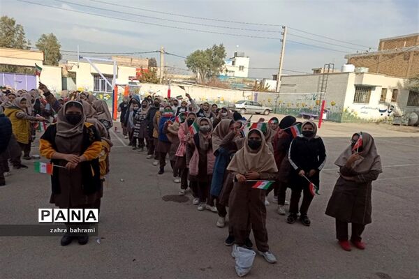 بزرگداشت سالروز شهادت سپهبد شهید حاج‌قاسم‌سلیمانی در دبیرستان داربر جهرمی ناحیه۳ شیراز