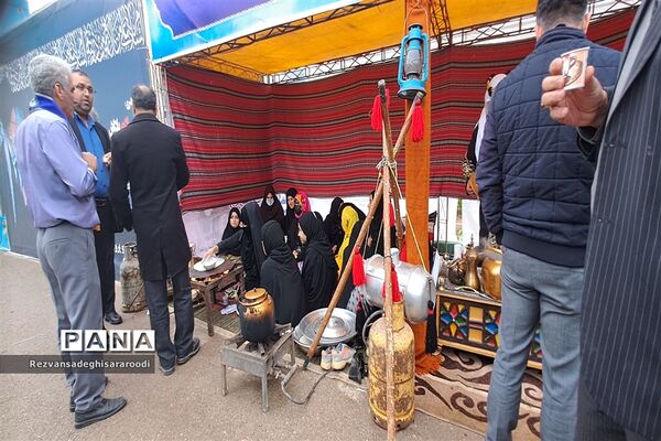 برپایی غرفه‌های محصولات فرهنگی و سنتی در سومین یادواره شهدای فرهنگی و دانش‌آموز خوزستان در اهواز
