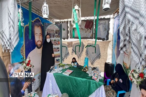 برپایی غرفه‌های محصولات فرهنگی و سنتی در سومین یادواره شهدای فرهنگی و دانش‌آموز خوزستان در اهواز