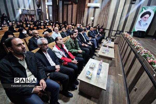 تکریم از مادران و همسران شهید در شهرستان قرچک