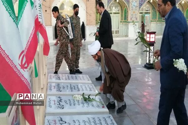 غبار روبی مزار مادران شهدای شهرستان نایین