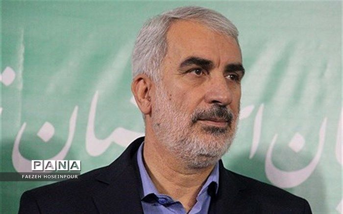 شهید سلیمانی، عرصه‌ جنگ سخت را به جنگ نرم فرهنگی و تربیتی بدل کرد