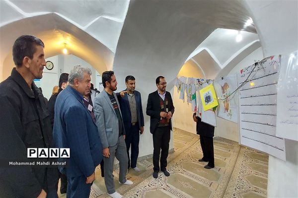 تکریم از مادران و همسران شهدای شهر بافران