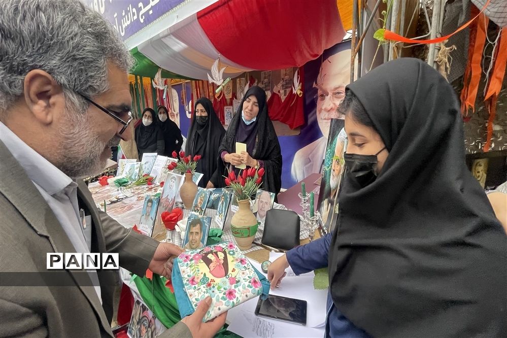 آیین سومین یادواره شهدای فرهنگی ناحیه یک اهواز