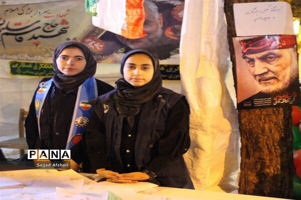 برپایی ایستگاه صلواتی توسط سازمان دانش‌آموزی استان سمنان‌