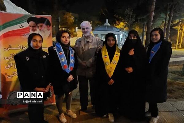 برپایی ایستگاه صلواتی توسط سازمان دانش‌آموزی استان سمنان‌