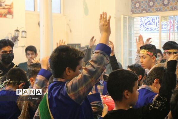 وداع خاطره‌انگیزدانش‌آموزان شهریار با شهدای گمنام
