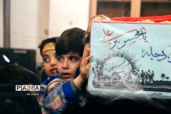 وداع خاطره‌انگیزدانش‌آموزان شهریار با شهدای گمنام