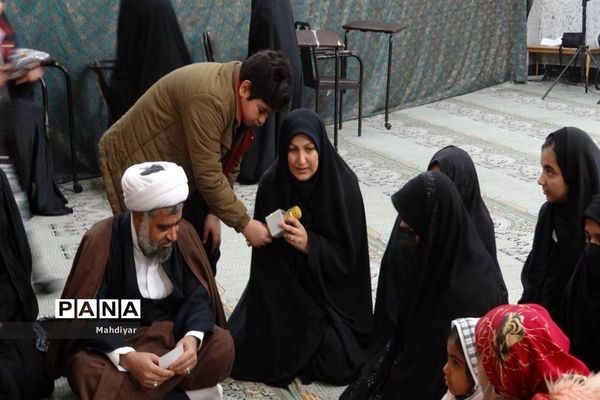 دیدار دانش‌‌آموزان روستای طغان با امام جمعه بخش جوادآباد
