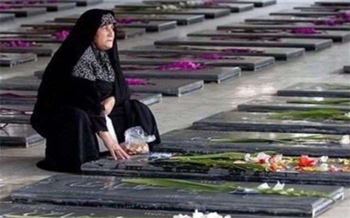 احساس غیرت ایرانی بودن از تقدیم فرزندان شهیدم به میهن اسلامی دارم