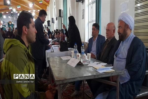 میز ارتباط مردمی در شهرستان نور