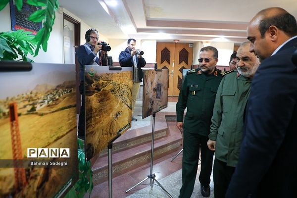 افتتاحیه ۳۰۵۰ طرح محرومیت زدایی مردم‌ پایه بسیج