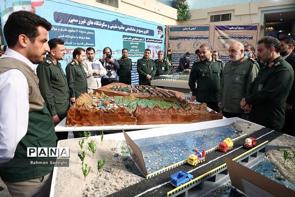 افتتاحیه ۳۰۵۰ طرح محرومیت زدایی مردم‌ پایه بسیج