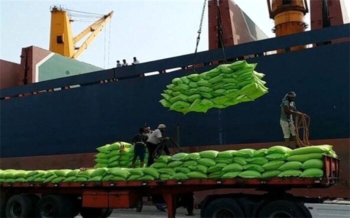 تخصیص فوری ارز کالاهای اساسی و ترخیص آنها از بنادر کشور