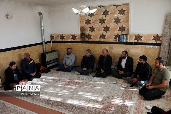 دیدار فرماندار شهرستان دماوند با خانواده شهدا در هفته تکریم مادران و همسران شهدا