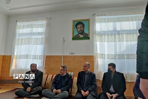 دیدار فرماندار شهرستان دماوند با خانواده شهدا در هفته تکریم مادران و همسران شهدا