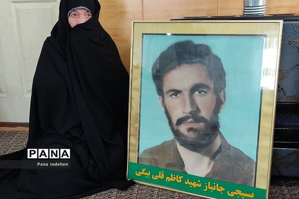 دیدار فرماندار شهرستان دماوند با خانواده شهدا در هفته تکریم مادران و همسران شهدا