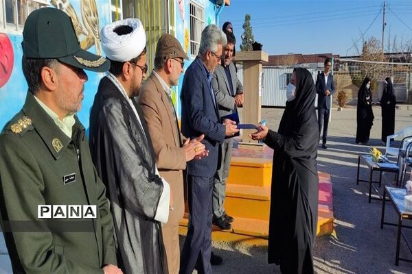 مراسم تجلیل از معلمان جهادگرشهرستان درمیان