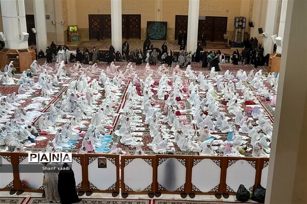 جشن عبادت یک هزارو 100 نفر از دختران درحرم مطهرشاهچراغ (ع)