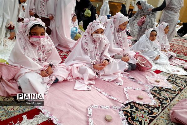 جشن عبادت یک هزارو 100 نفر از دختران درحرم مطهرشاهچراغ (ع)