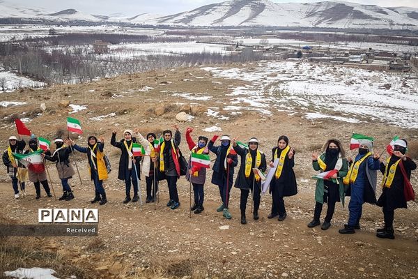 کوهپیمایی دانش‌آموزان دختر سازمان دانش‌آموزی آذربایجان غربی