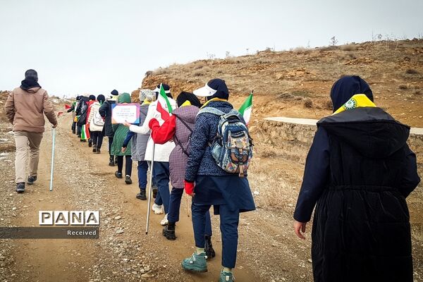 کوهپیمایی دانش‌آموزان دختر سازمان دانش‌آموزی آذربایجان غربی