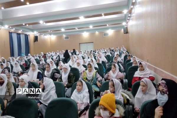 نمایش انیمیشن لوپتو برای دانش‌آموزان مدرسه کوثر بخش جوادآباد